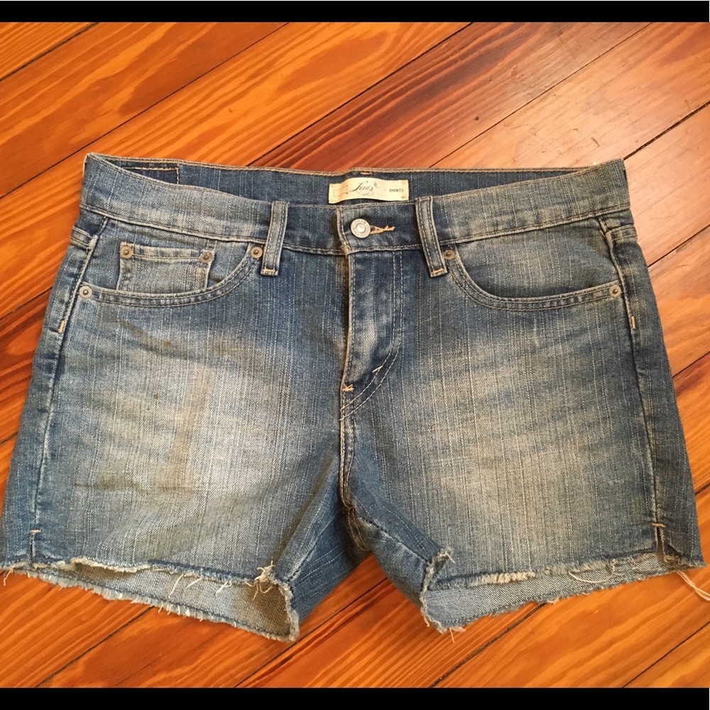 Levi’s Denim cutoff short size 6